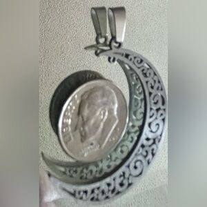 Elegant Silver Crescent Pendant